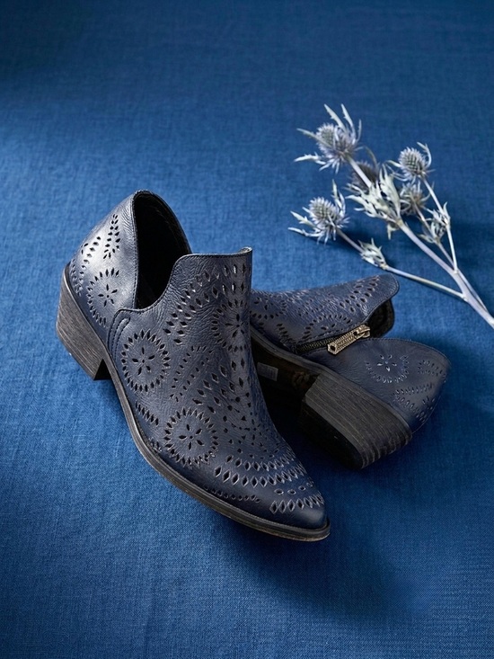 Veracruz Shoes - Veracruz Artisans Navy Blue Laser Cut Perforated Leather Booties - Size 40